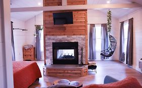Avenwood Cabins