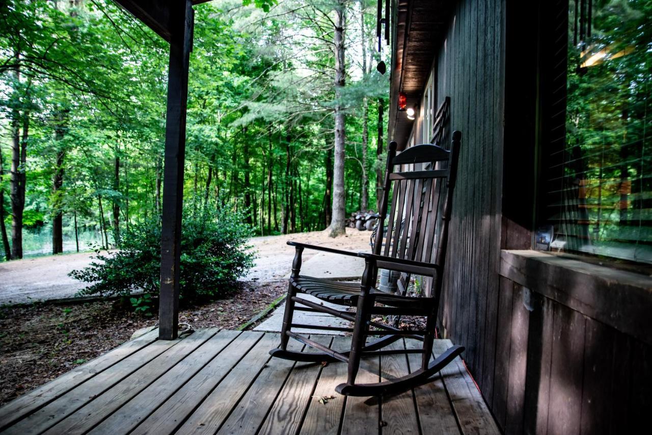 Avenwood Cabins Logan Exterior photo