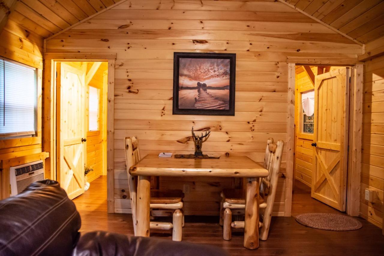 Avenwood Cabins Logan Exterior photo