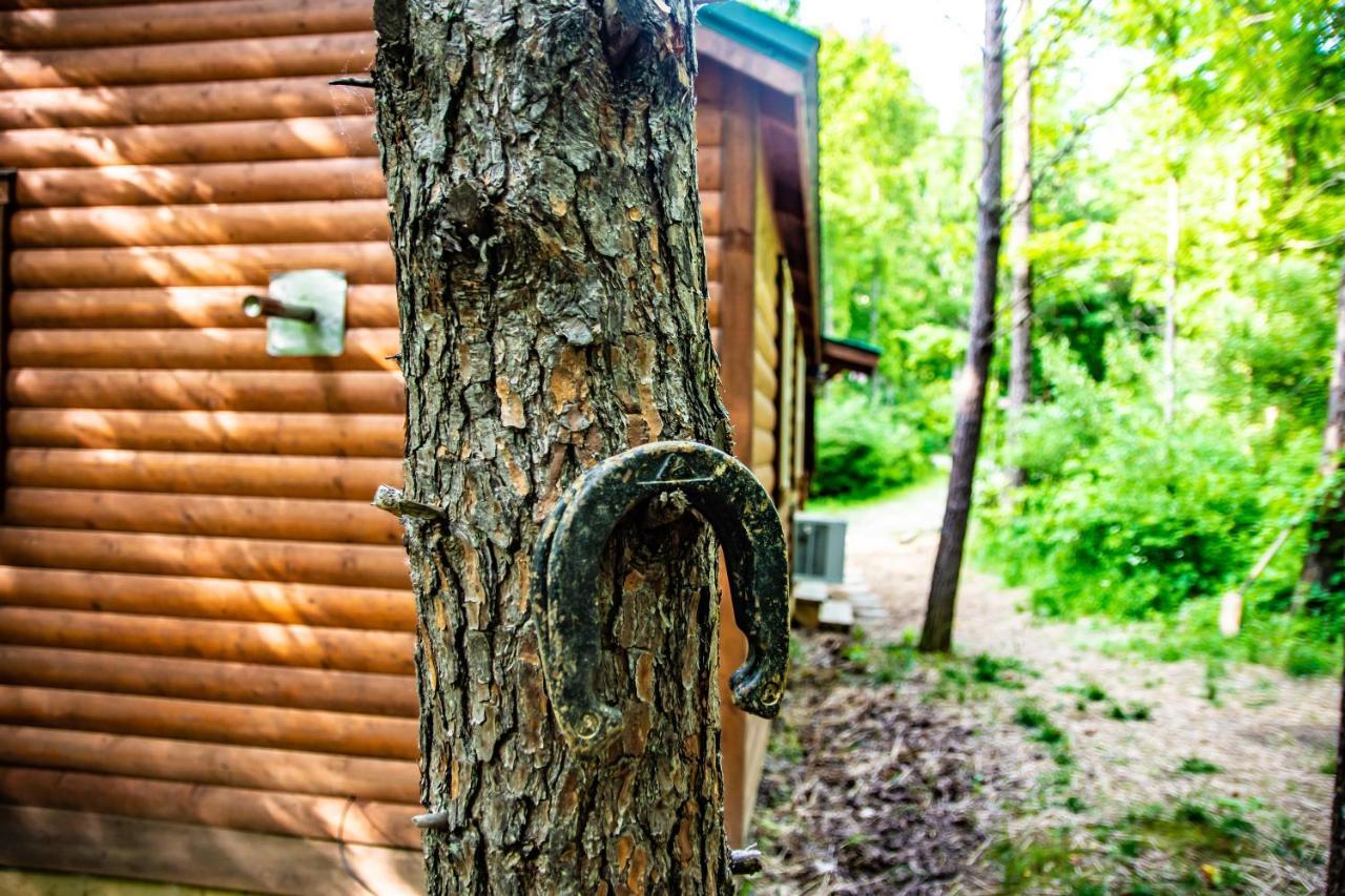 Avenwood Cabins Logan Exterior photo