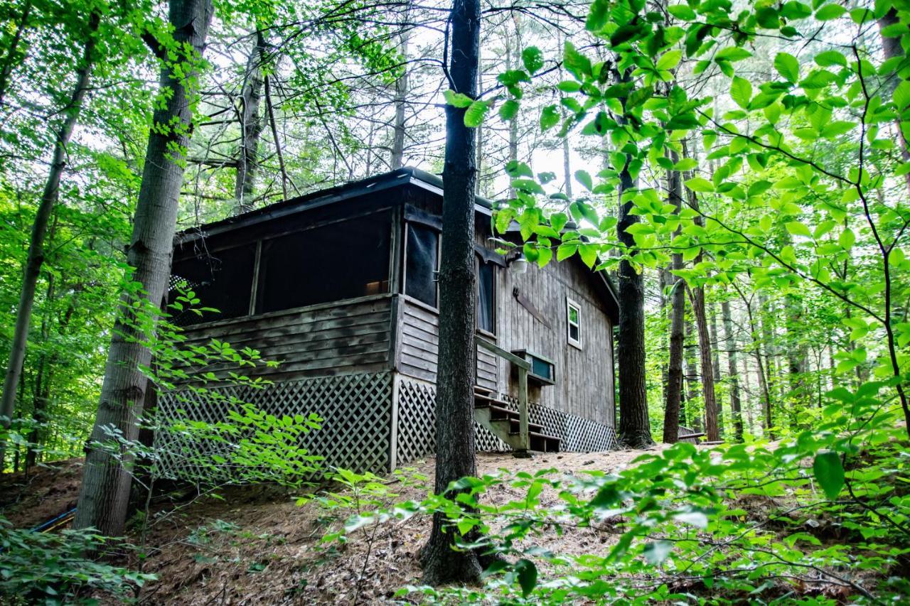Avenwood Cabins Logan Exterior photo