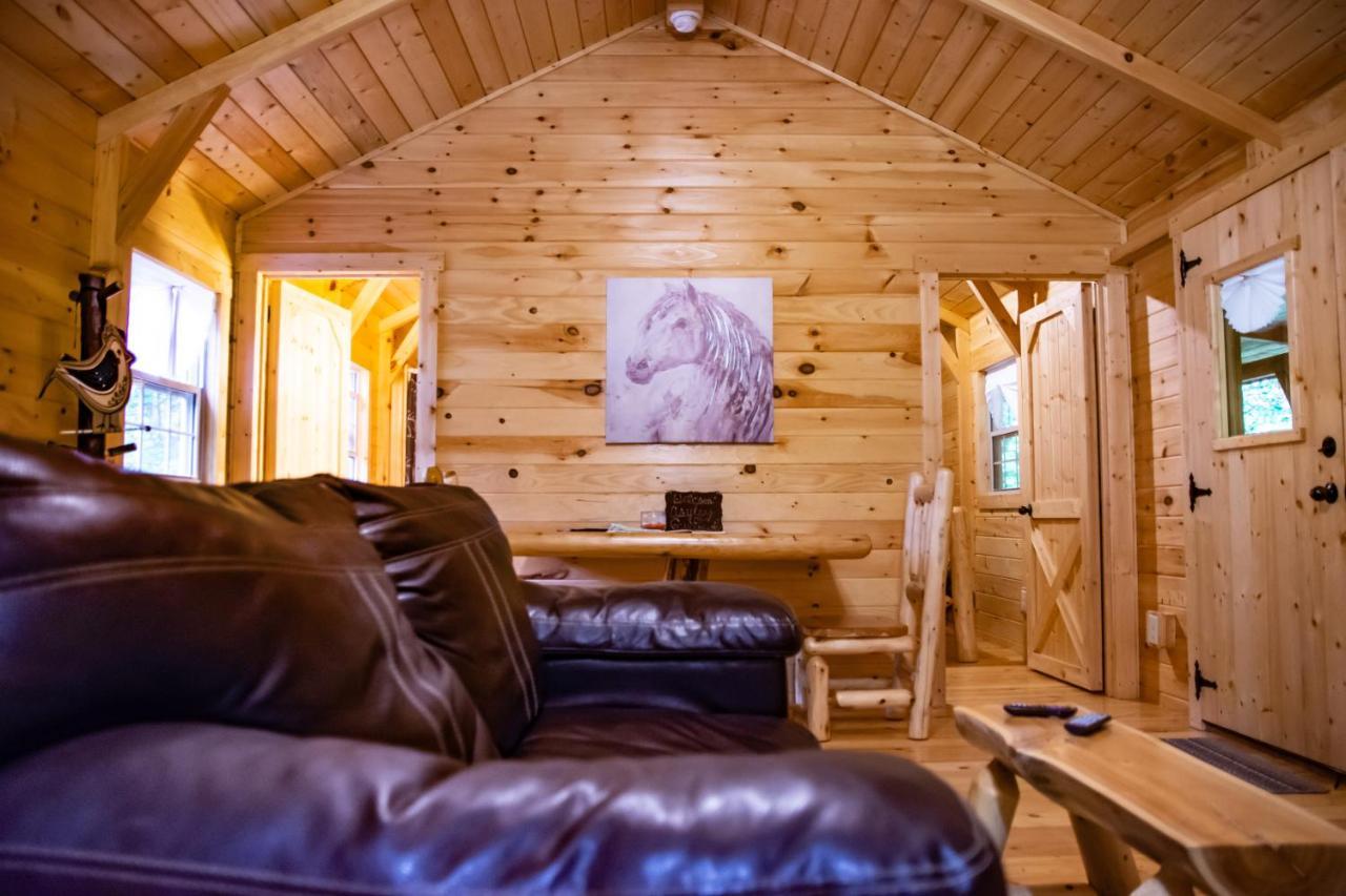 Avenwood Cabins Logan Exterior photo