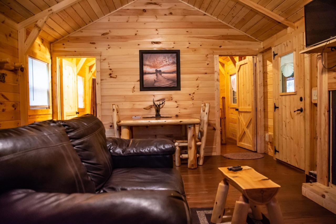 Avenwood Cabins Logan Exterior photo