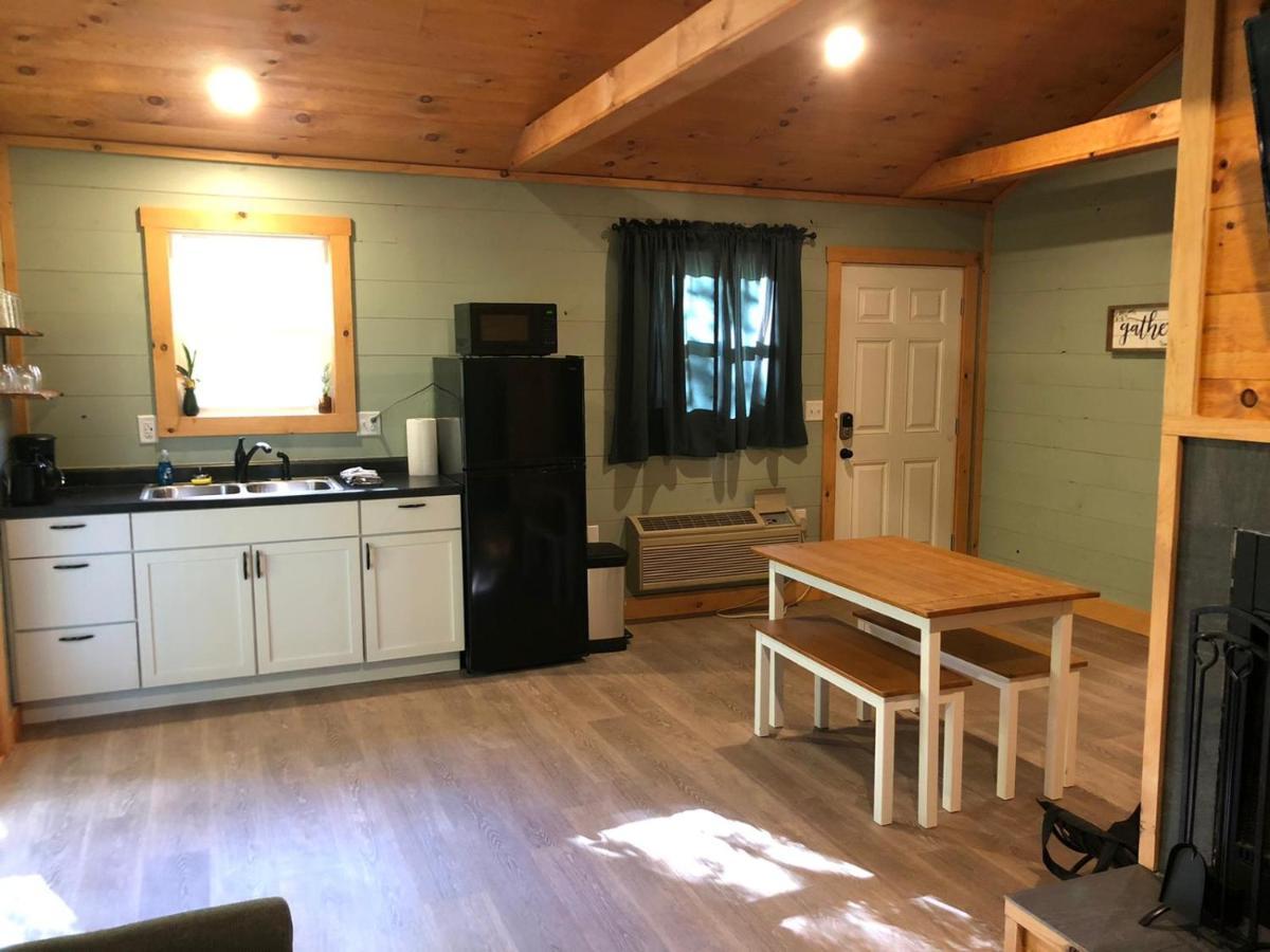 Avenwood Cabins Logan Exterior photo