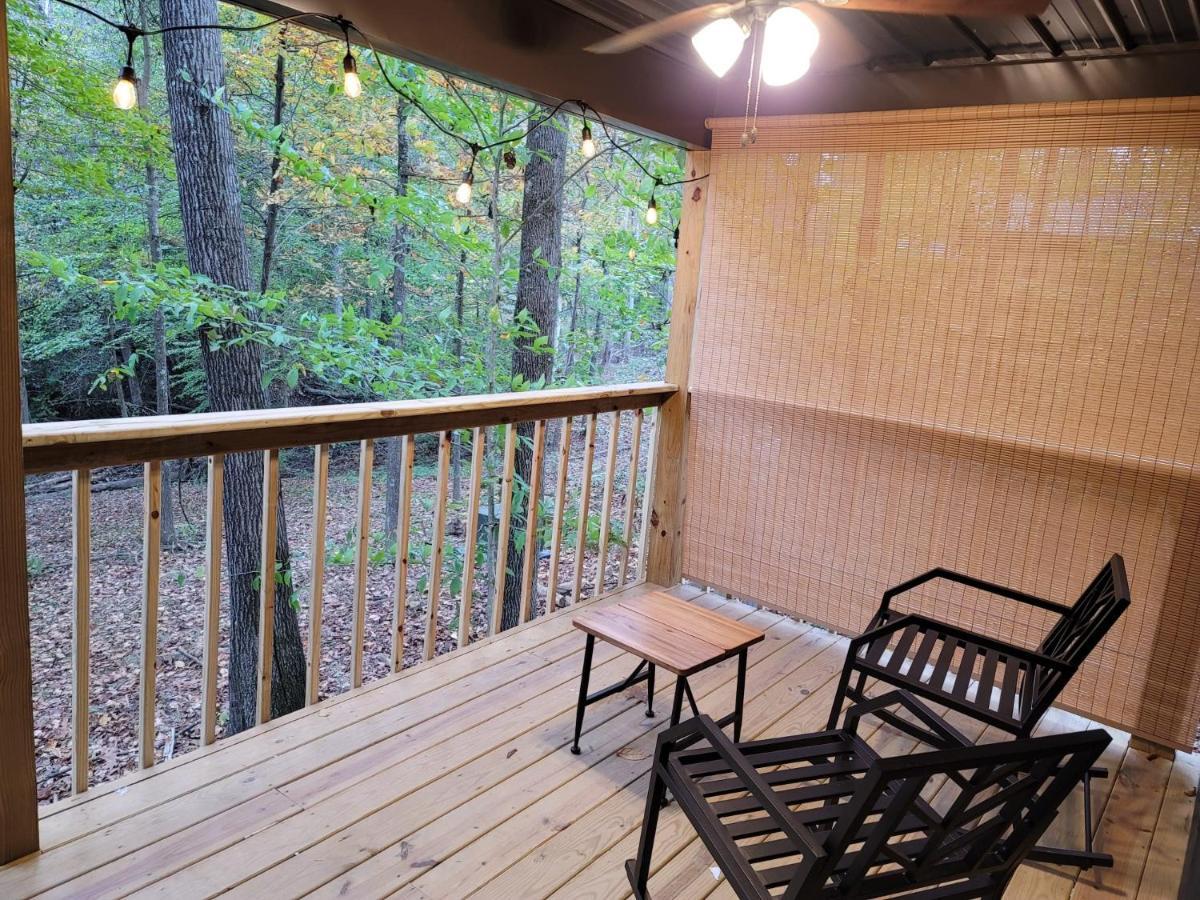 Avenwood Cabins Logan Exterior photo